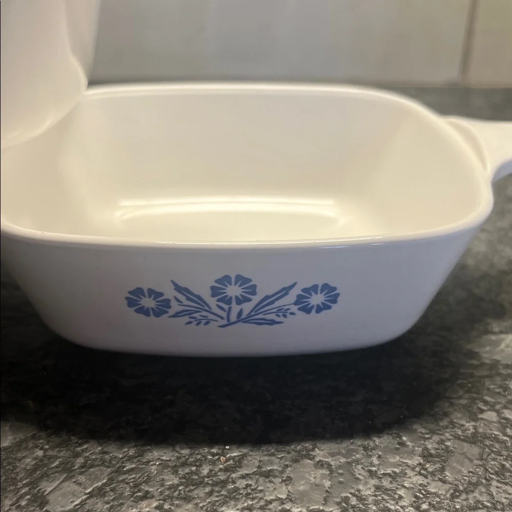 Corningware cornflower blue design. 3 casserole Dishes. 2 petite and 1 22oz
